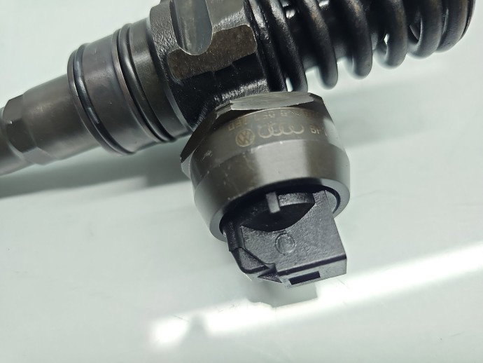 Injector Skoda Superb II (3T4) [Fabr 2008-2015] 038130073BQ 2.0 TDI BMM 103KW / 140CP