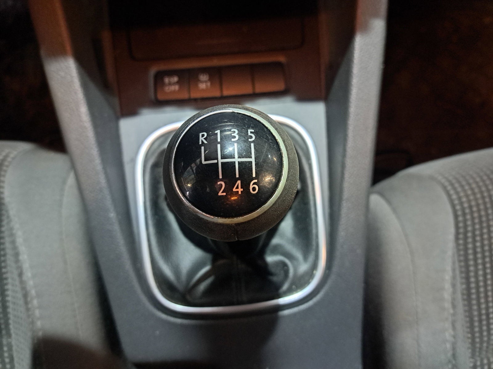 Volkswagen Golf 5 (1K1) [Fabr 2004-2008]