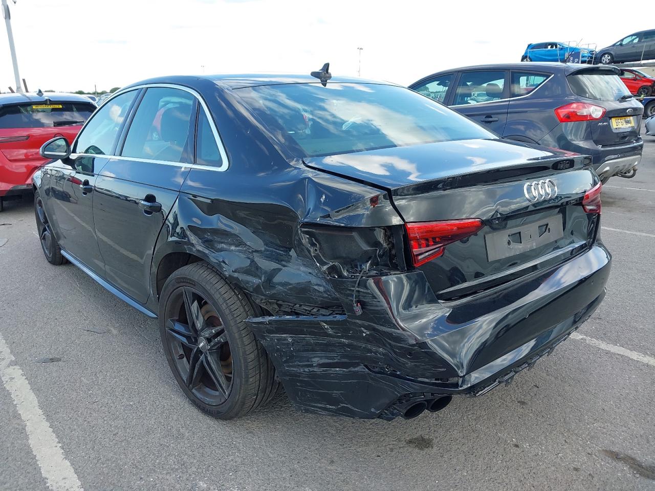 AUDI A4 (8W2, B9) [Fabr 2015-2023]