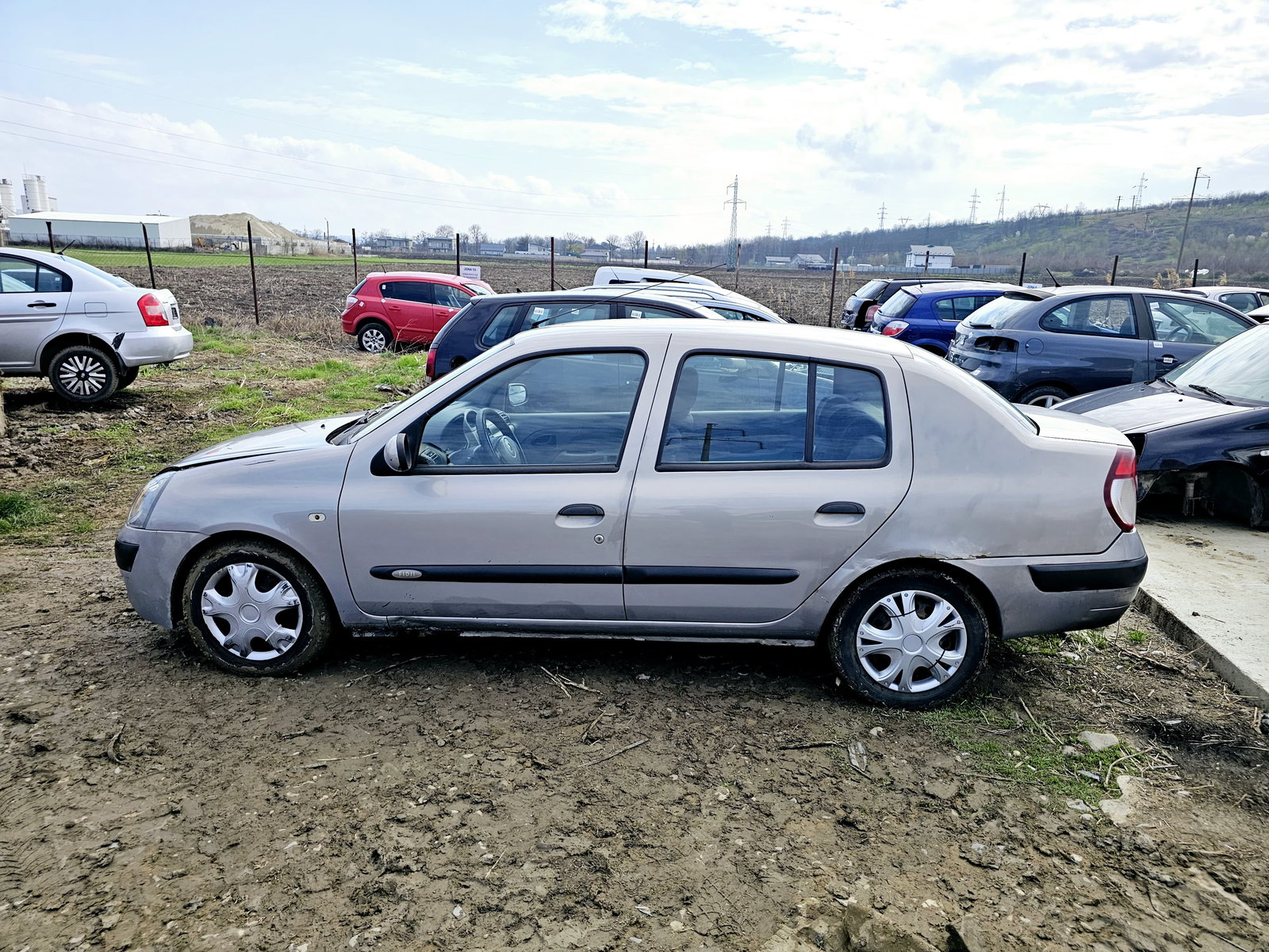 Renault Clio 2 / Symbol 1 [Fabr 1998-2008]