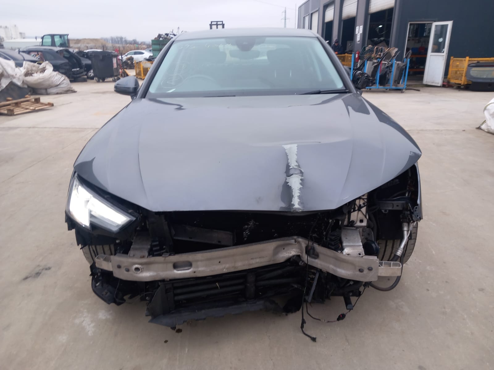 AUDI A4 (8W2, B9) [Fabr 2015-2023]